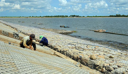 Hồ chứa nước ngọt dung tích 3,85 triệu m2 nước tại huyện U Minh, Cà Mau. Ảnh: An Minh