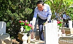 NA Chairman pays respect to President Ho Chi Minh, fallen martyrs