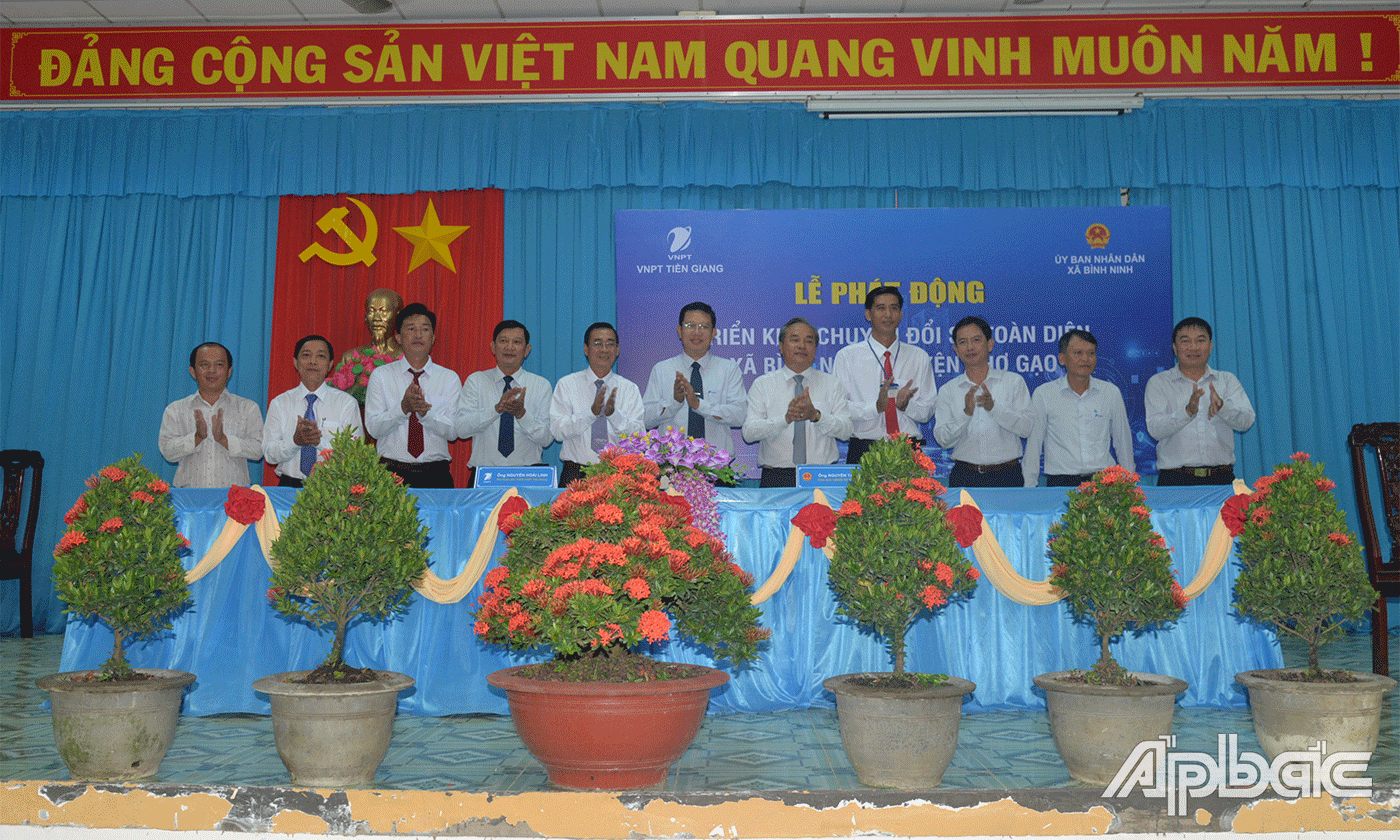 Phát động thực hiện chuyển đổi số toàn diện xã Bình Ninh