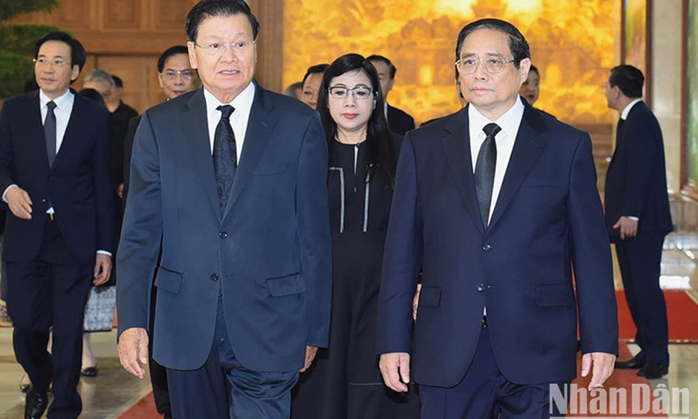 Prime Minister meets Lao Party General Secretary
