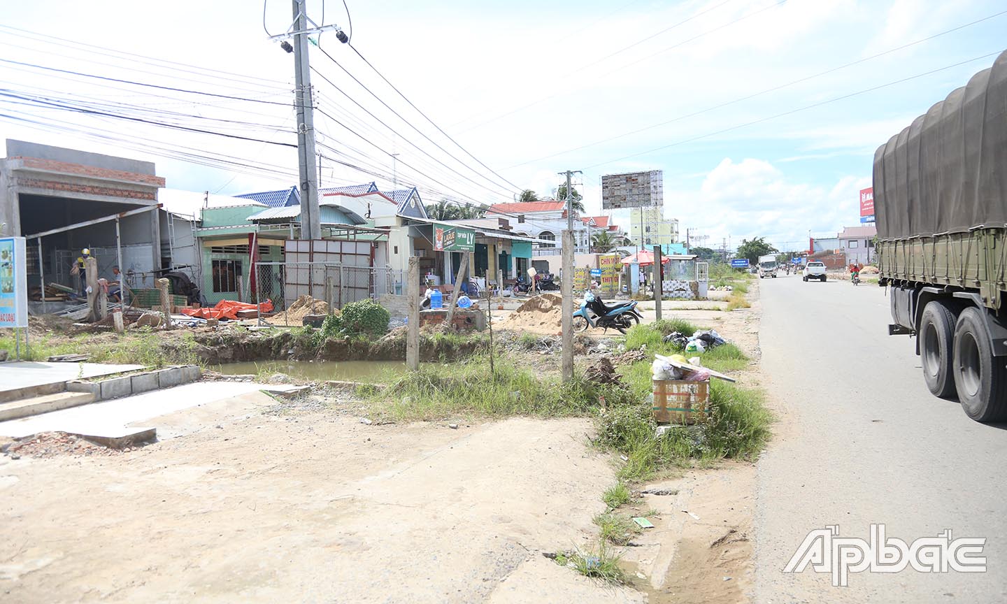 Người dân đã di dời tháo dỡ nhưng vận chưa thi công.