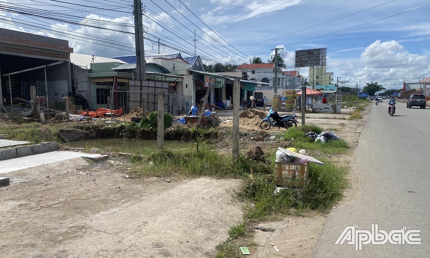 Mặt bằng đã bàn giao liên tục vẫn chưa thấy vào thi công.