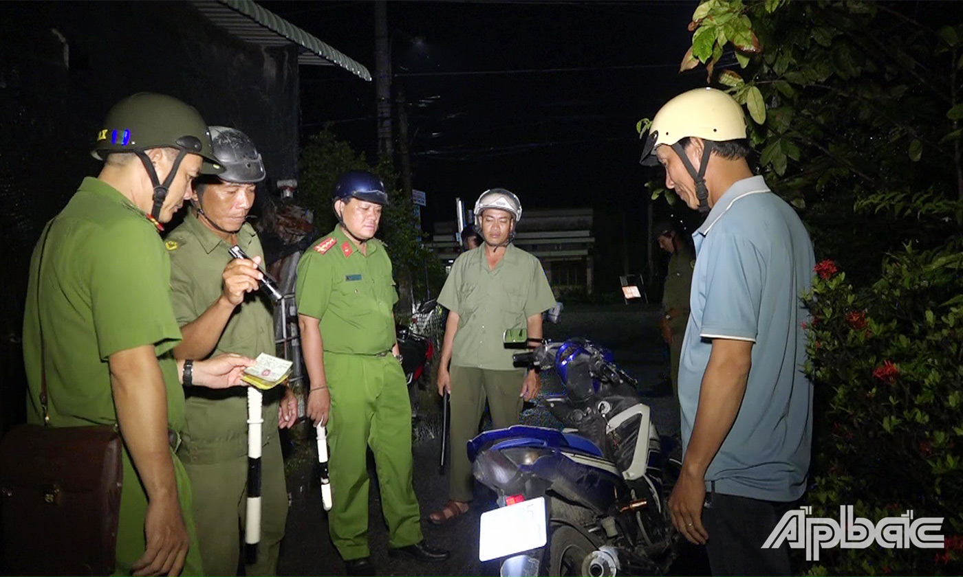 Lực lượng cảnh sát giao thông huyện Gò Công Tây tăng cường tuần tra