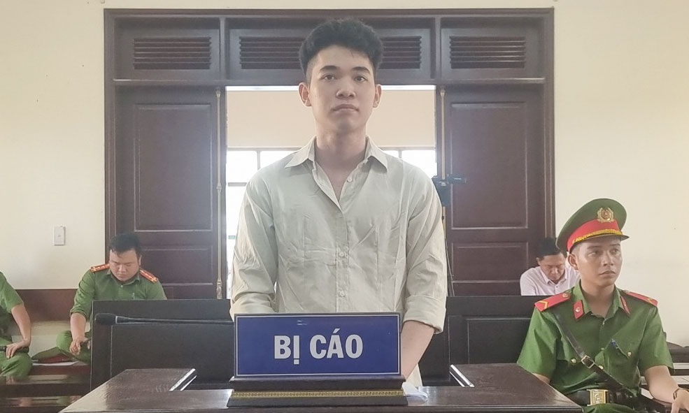 Bị cáo Hùng tại phiên tòa.