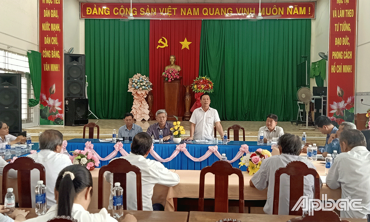 Quang cảnh buổi làm v iệc.