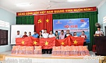 Bộ Tư lệnh Vùng Cảnh sát biển 3 cùng với ngư dân huyện Thạnh Phú (tỉnh Bến Tre) vươn khơi bám biển