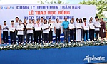 Công ty TNHH MTV Trần Hân trao tặng 135 suất học bổng cho học sinh