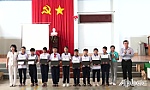 Huyện Gò Công Tây: Trao học bổng giáo dục Hands-on và thiết bị học tập