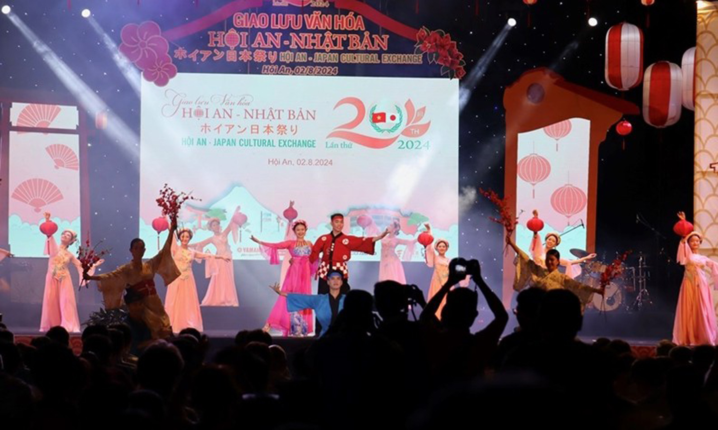 A performance at the programme’s opening ceremony on August 2 (Photo: dangcongsan.vn).