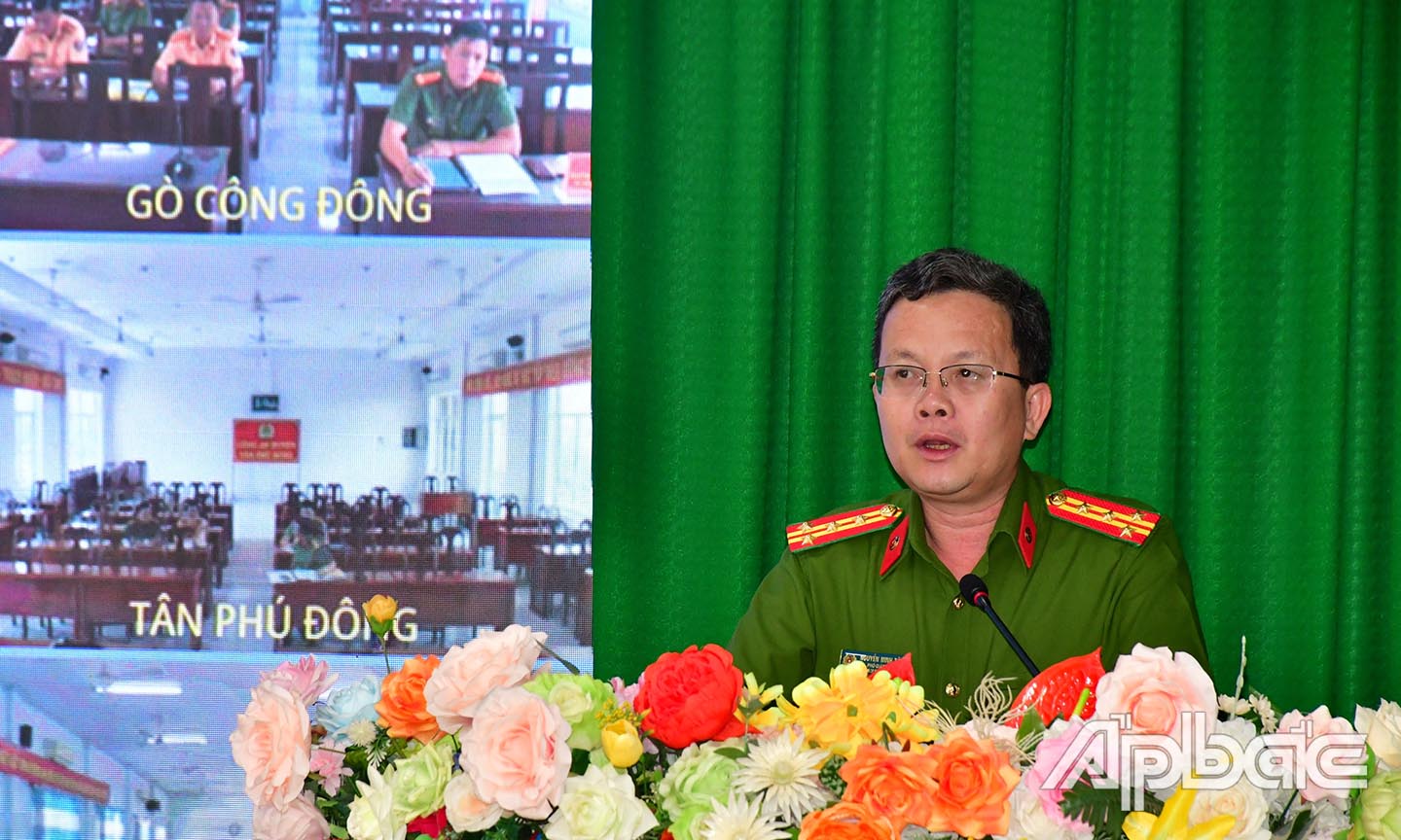 Đại tá Nguyễn Minh Tân chỉ đạo tại hội nghị.