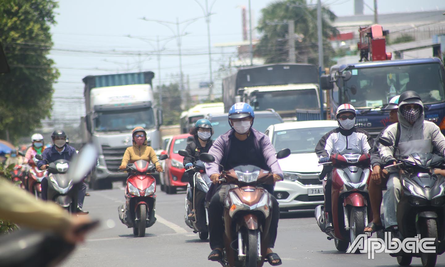 Các phương tiện lưu thông hỗn hợp là một trong các nguyên nhân dẫn đến TNGT.