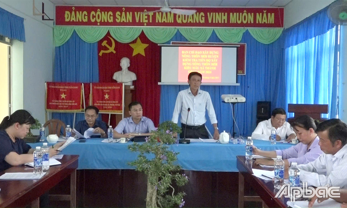 Đồng chí Đinh Tấn Hoàng phát biểu tại buổi làm việc