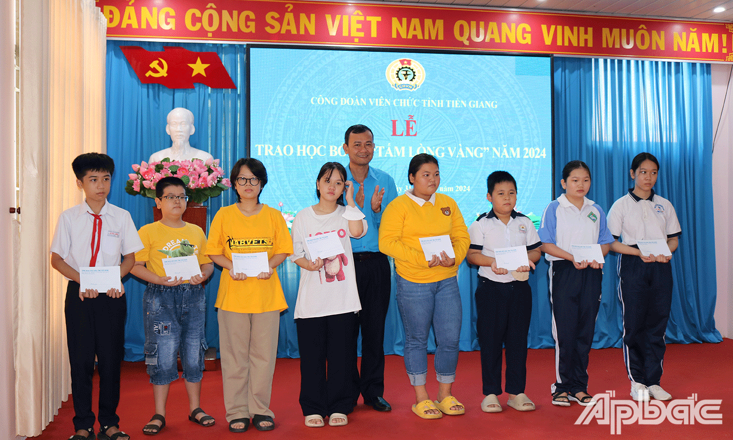 Hoàng Khắc Tinh – Phó Chủ tịch thường trực LĐLĐ tỉnh, Chủ tịch Công đoàn Viên chức tỉnh Tiền Giang