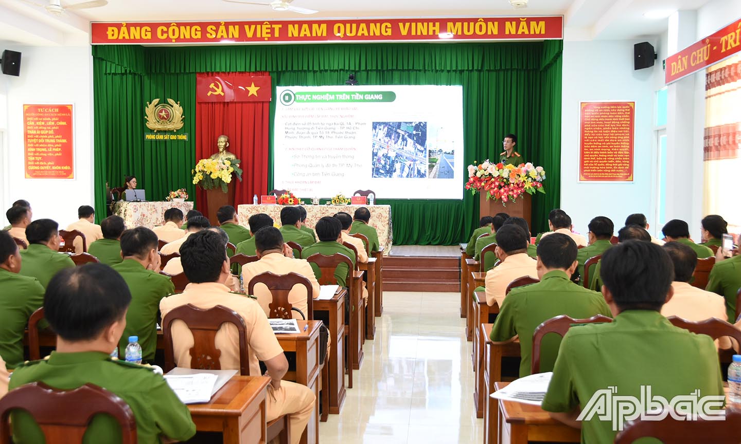 Hội thảo khoa học “Kết quả triển khai thực nghiệm hệ thống phát hiện, chống đua xe trái phép trên địa bàn tỉnh Tiền Giang”.