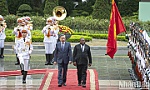 Top leader hosts welcome ceremony for Mozambican President