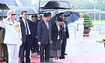 Lao leader pays tribute to President Ho Chi Minh