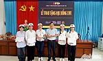 Huyện Gò Công Đông: Trao tặng học bổng CIFE