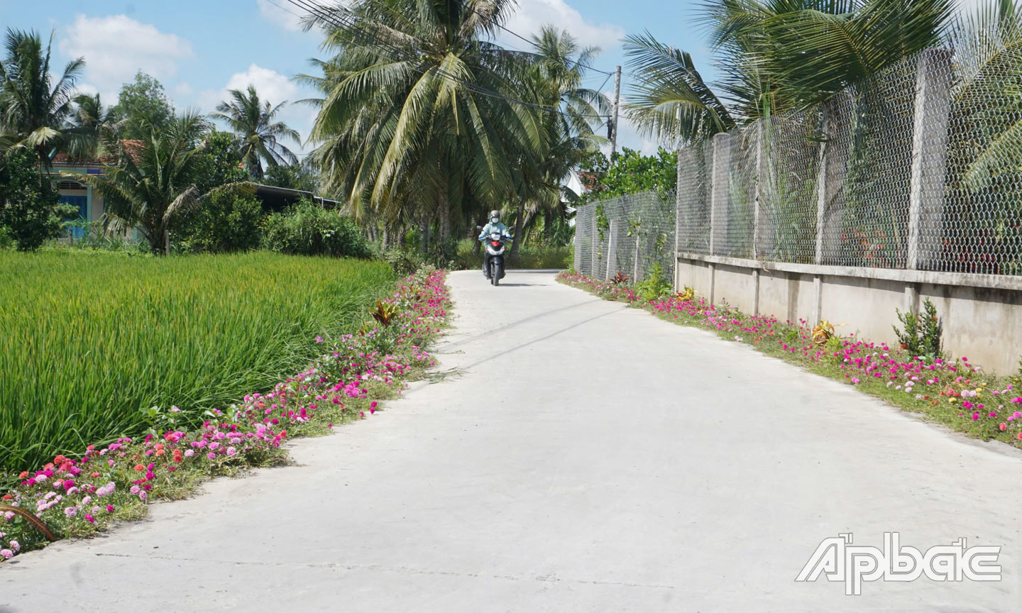 Giao thông nông thôn xã Đồng Thạnh được đầu tư xây dựng khang trang, thông thoáng.