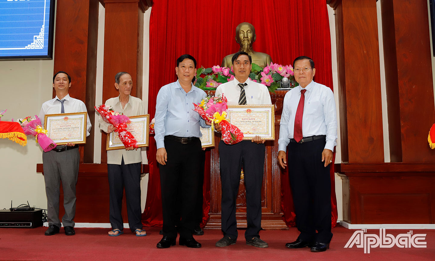 Thạc sĩ Nguyễn Anh Hùng tại Hội nghị tổng kết và trao giải Hội thi Sáng tạo kỹ thuật  tỉnh Tiền Giang lần thứ XV (2022 - 2023).