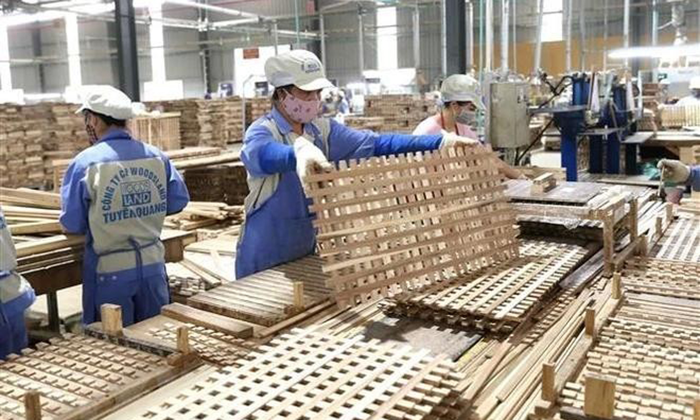 ABO/NDO- Despite market recovery, the wood industry needs to overcome formidable challenges to realise the export revenue target of 15.2 billion USD for the whole year, according to insiders.