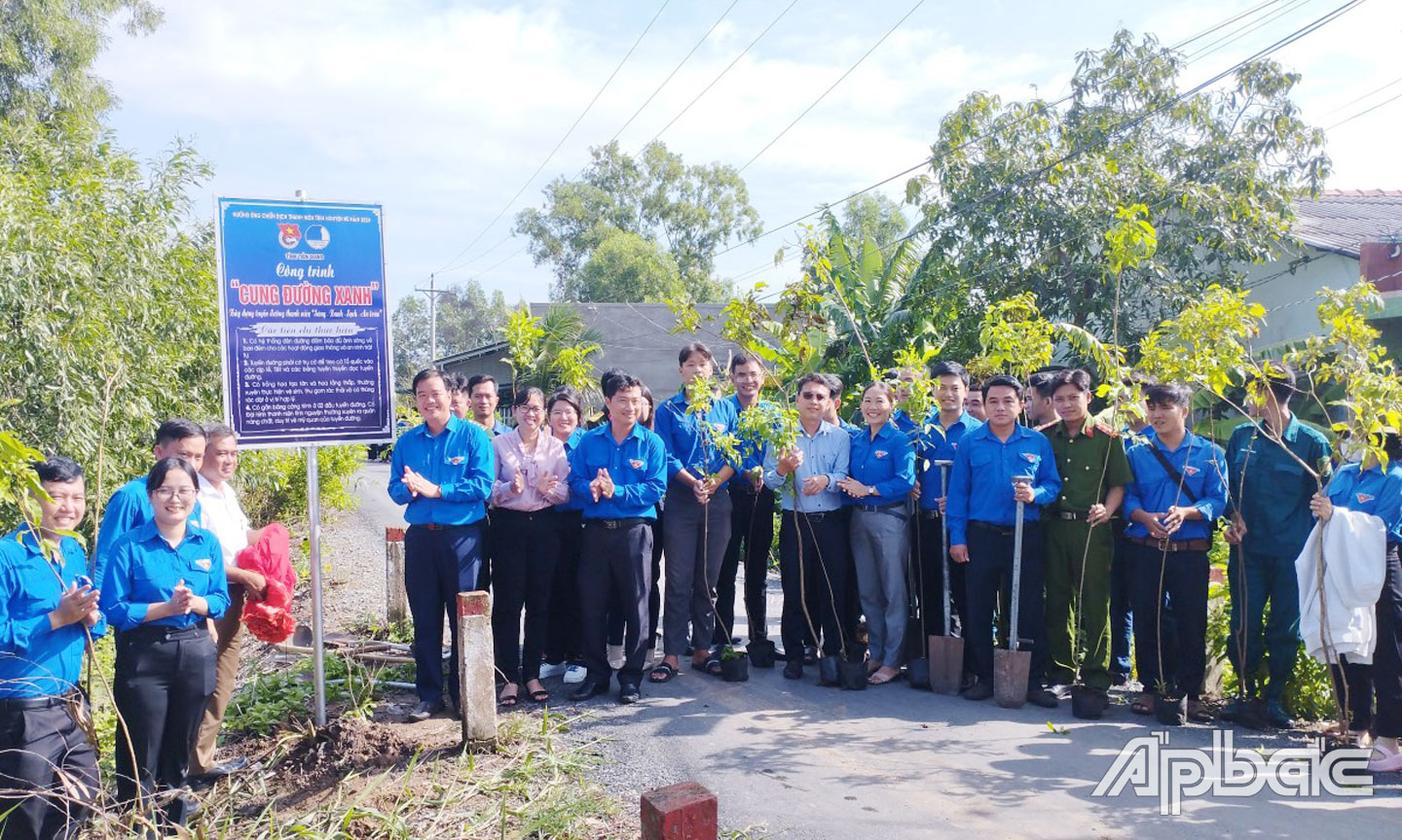 TN Tiền Giang thực hiện trồng cây xanh, ra mắt “Cung đường xanh”.