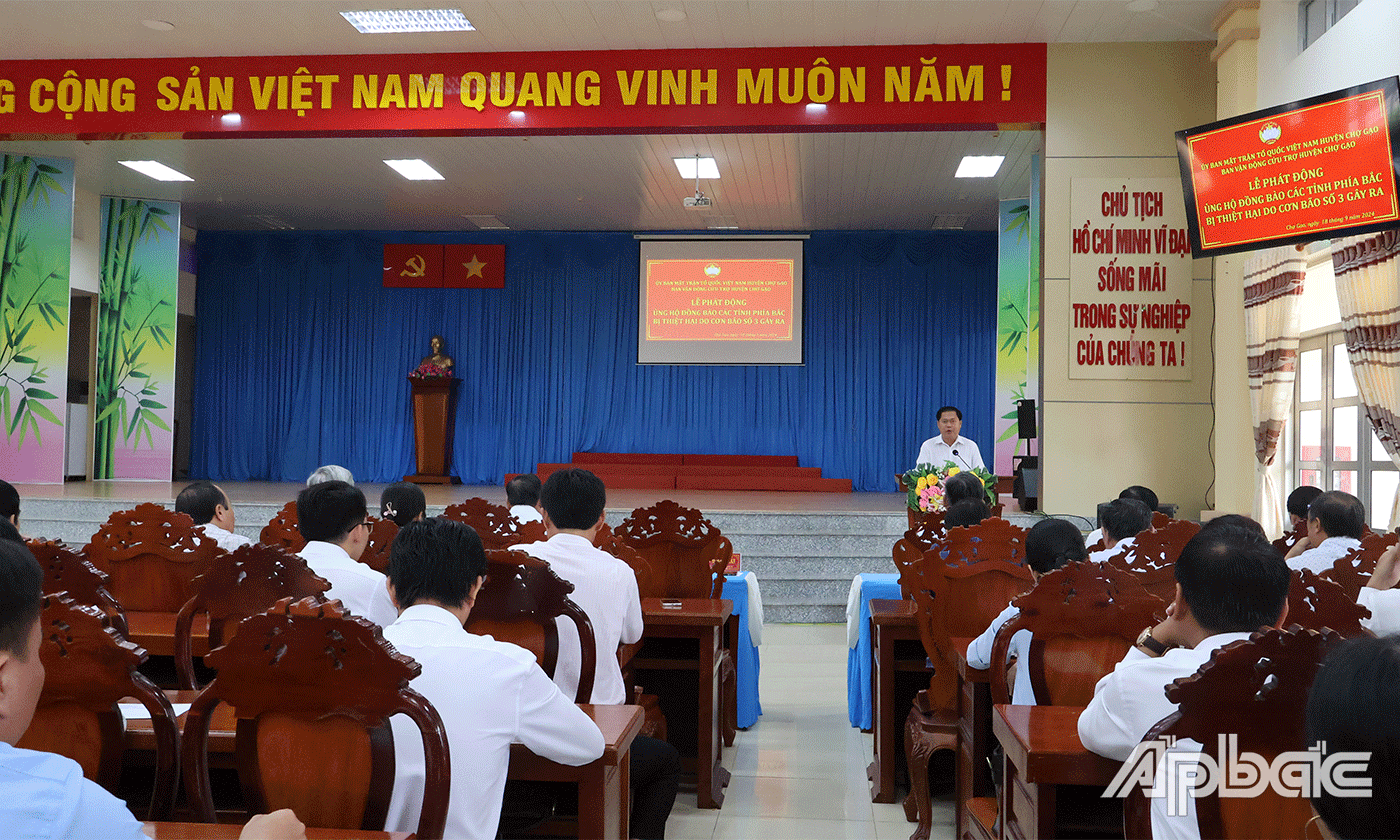 Quang cảnh lễ phát động.