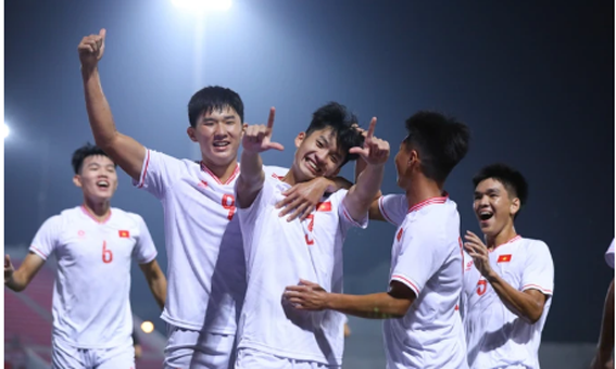 Niềm vui của các tuyển thủ U20 Việt Nam ở trận ra quân vòng loại Giải U20 châu Á 2025.