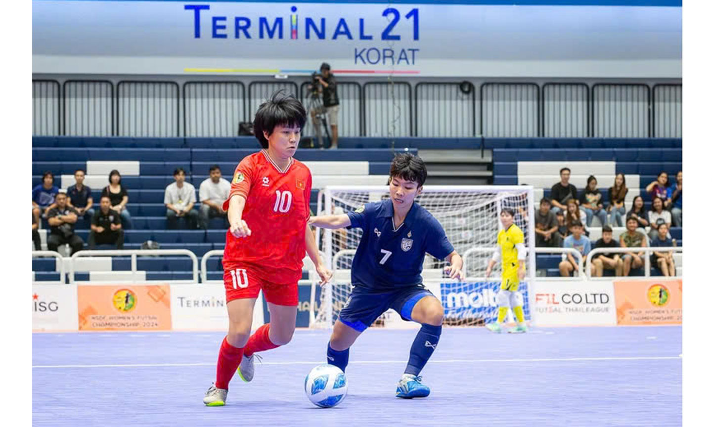 Đội tuyển futsal nữ Việt Nam thi đấu ấn tượng và lên ngôi vô địch giải giao hữu quốc tế tại Thái Lan. (Ảnh: VFF)