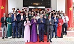 Party chief visits embassy, meets with Vietnamese community in Malaysia