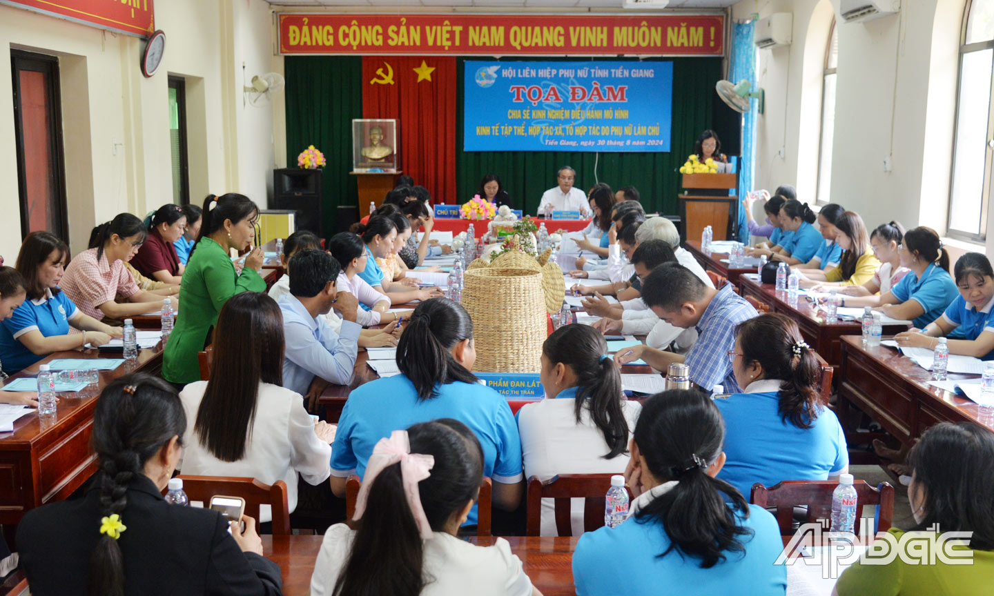 Hội LHPN tỉnh tổ chức tọa đàm chia sẻ kinh nghiệm trong việc quản lý, điều hành các mô hình kinh tế tập thể.