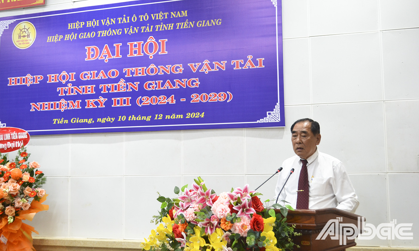 Phó Chủ tịch Hiệp hội Hiệp hội Vận tải ô tô Việt Nam phát biểu tại đại hội.
