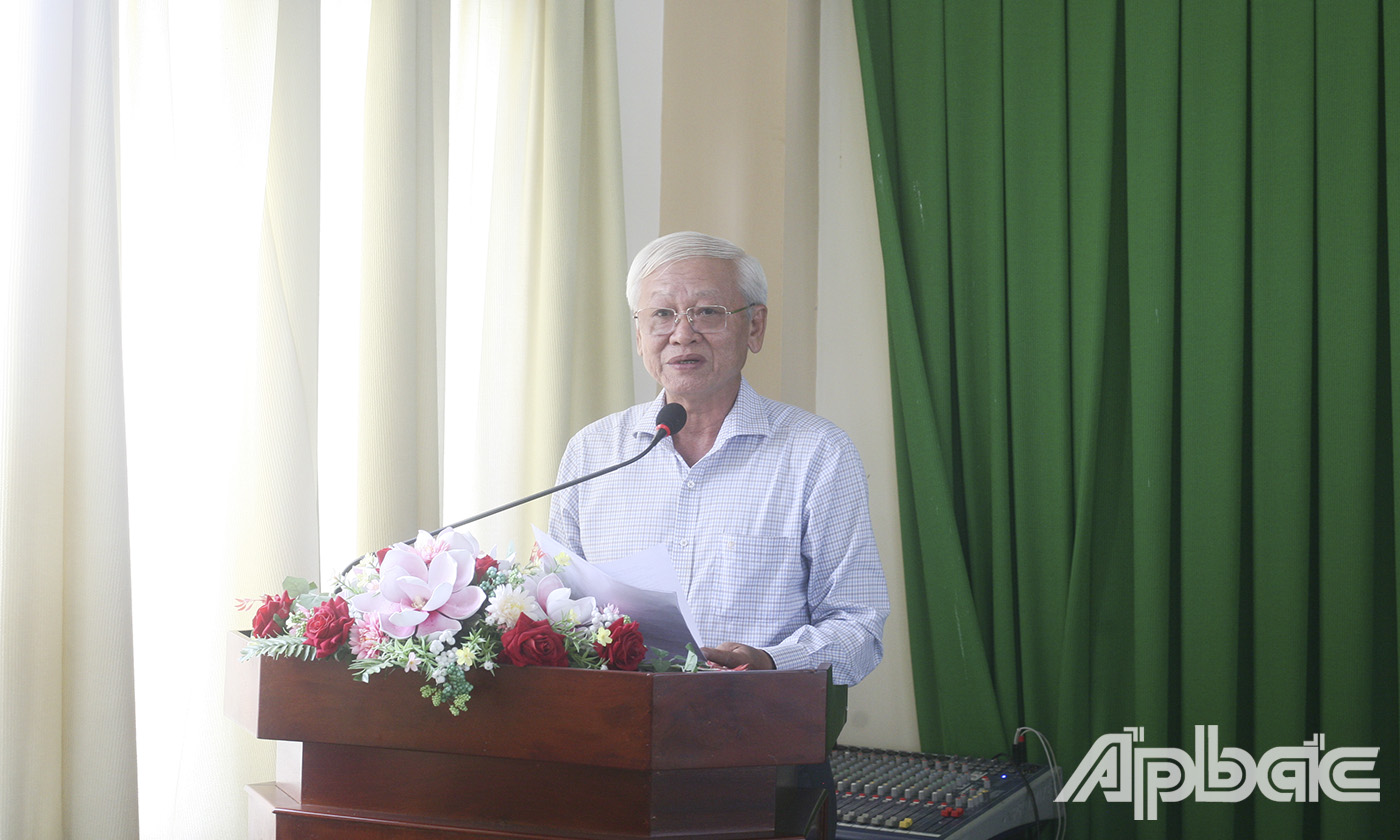 Chủ tịch UBND huyện Châu Thành Huỳnh Văn Bé Hai phát biểu tại hội nghị.