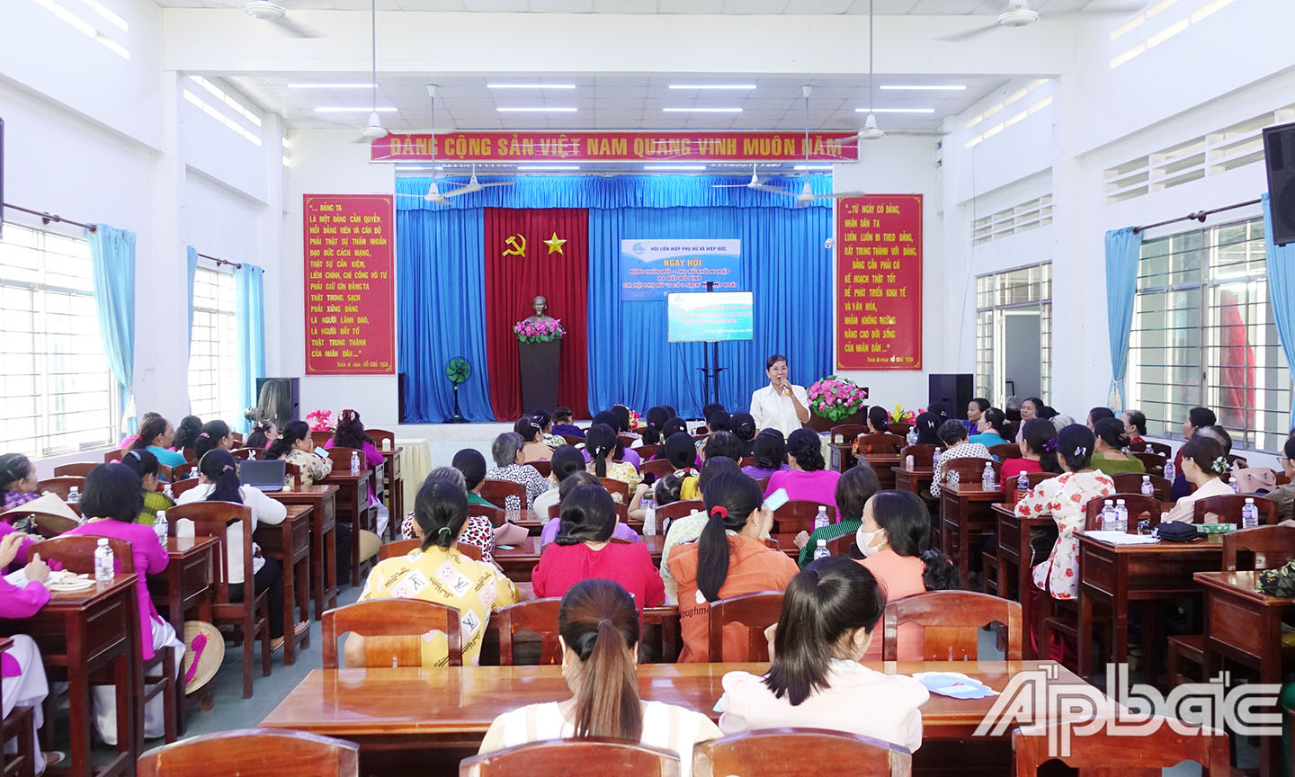 Hội LHPN huyện Cai Lậy tuyên truyền, vận động hội viên, phụ nữ phân loại rác tại nguồn
