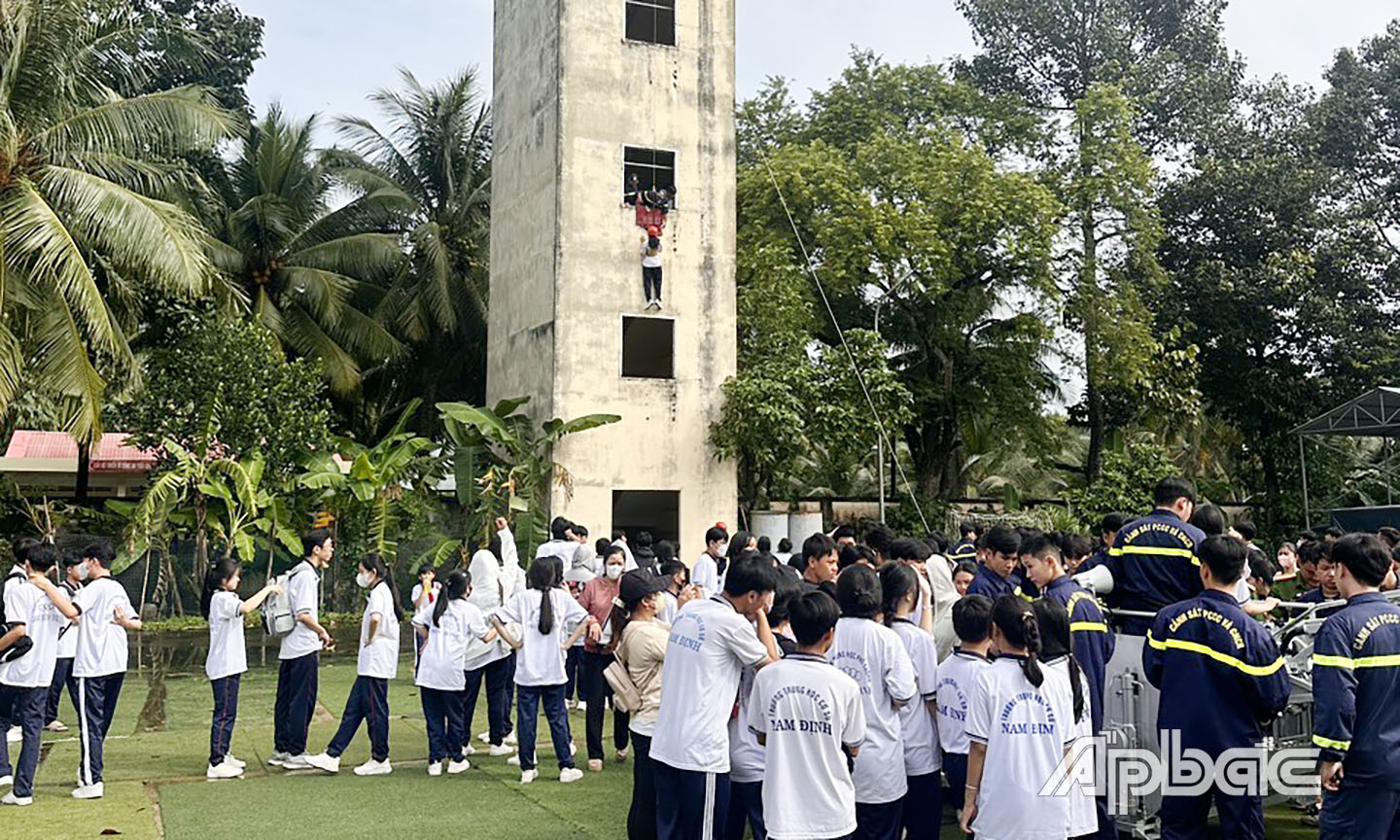 Hướng dẫn thoát hiểm nhà cao tầng.