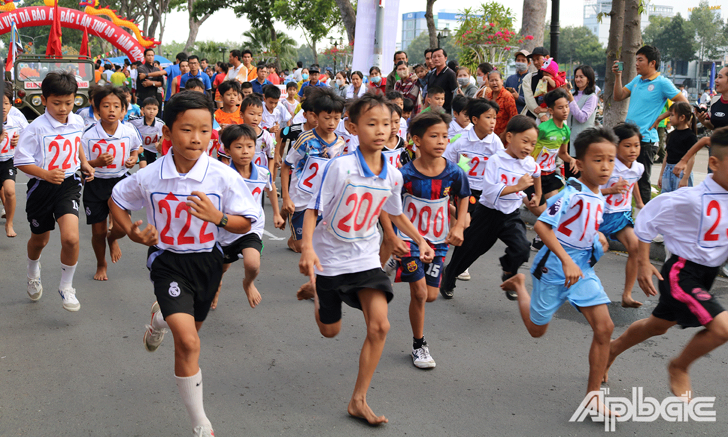 cự ly 2km Nhi đồng Nam 