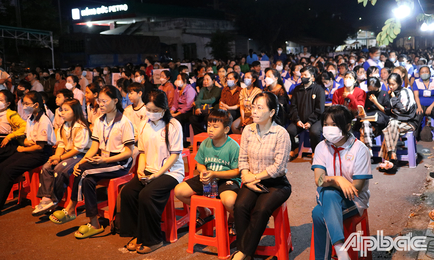 Công nhân lao động tham dự chương trình