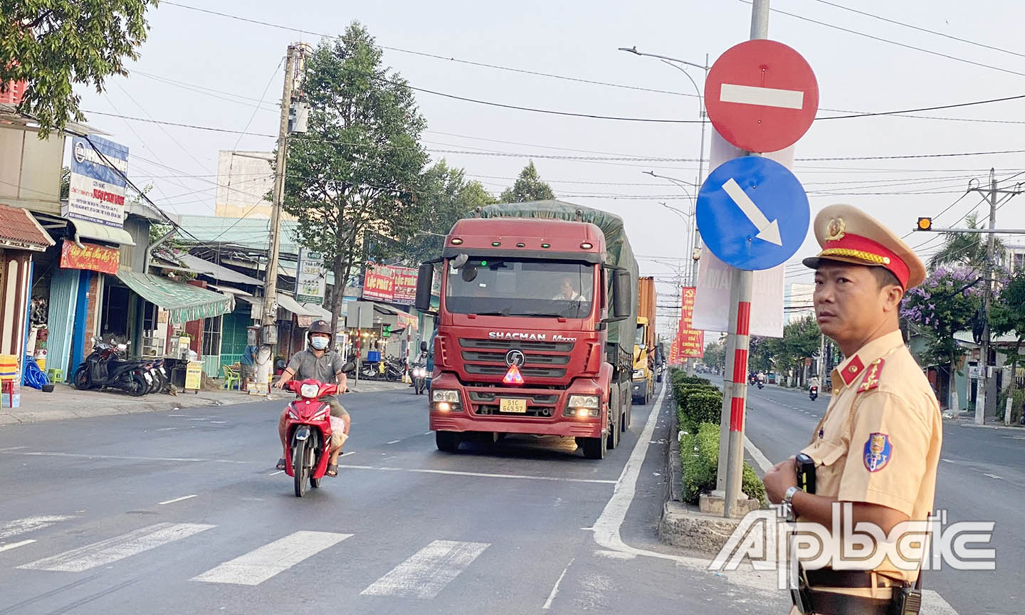 Vị trí ngã tư Lê Văn Phẩm và quốc lộ 60 cũng được điều tiết ưu tiên tuyến quốc lộ, hạn chế các tuyến 