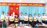 Ban Tuyên giáo và Dân vận Tỉnh ủy Tiền Giang trao quyết định bổ nhiệm lãnh đạo các phòng chuyên môn trực thuộc Ban