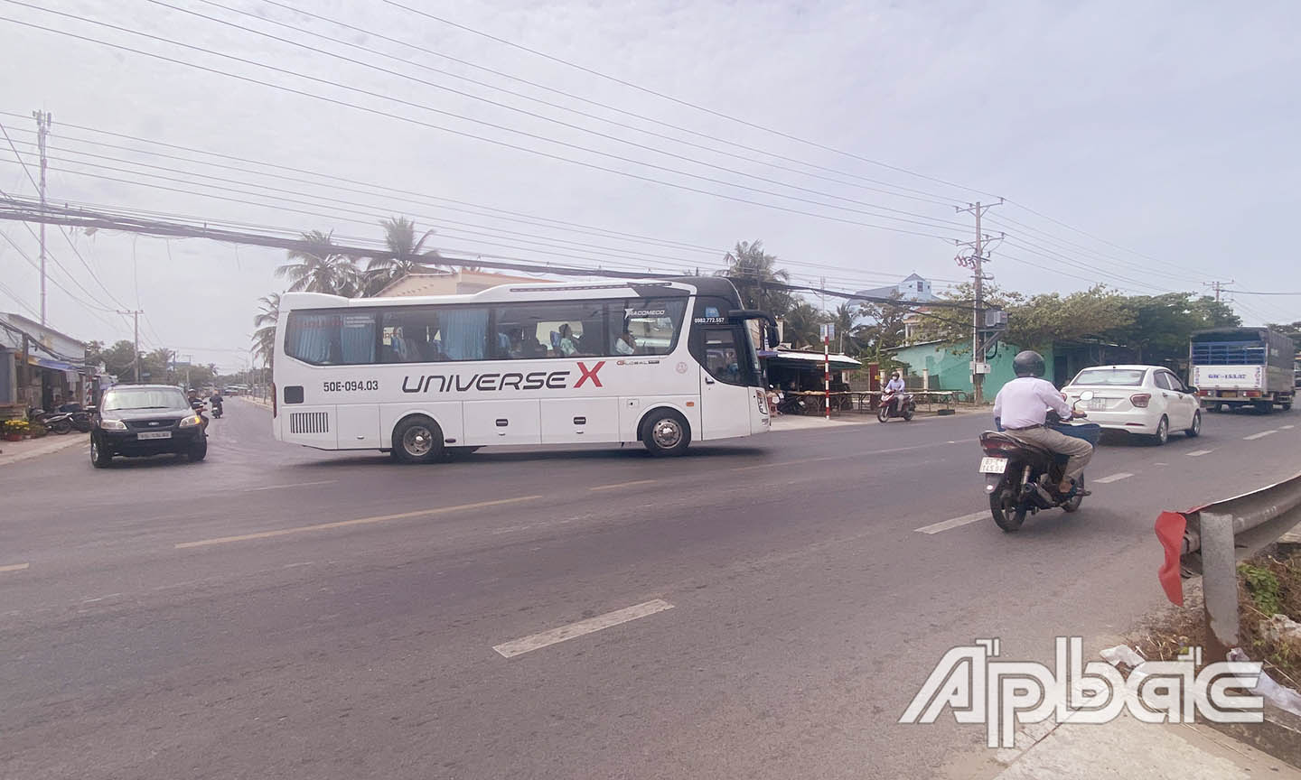 Người dân kiến nghị lắp đặt đèn tín hiệu tại nút giao vào cầu Chợ Gạo (bắt qua xã Xuân Đông)