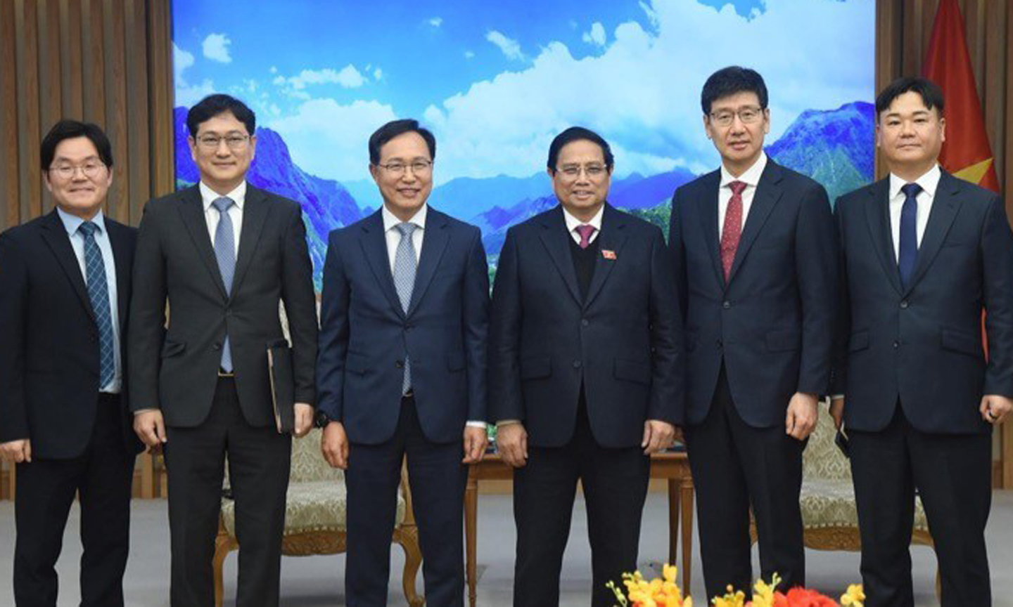 PM receives Samsung Vietnam leaders