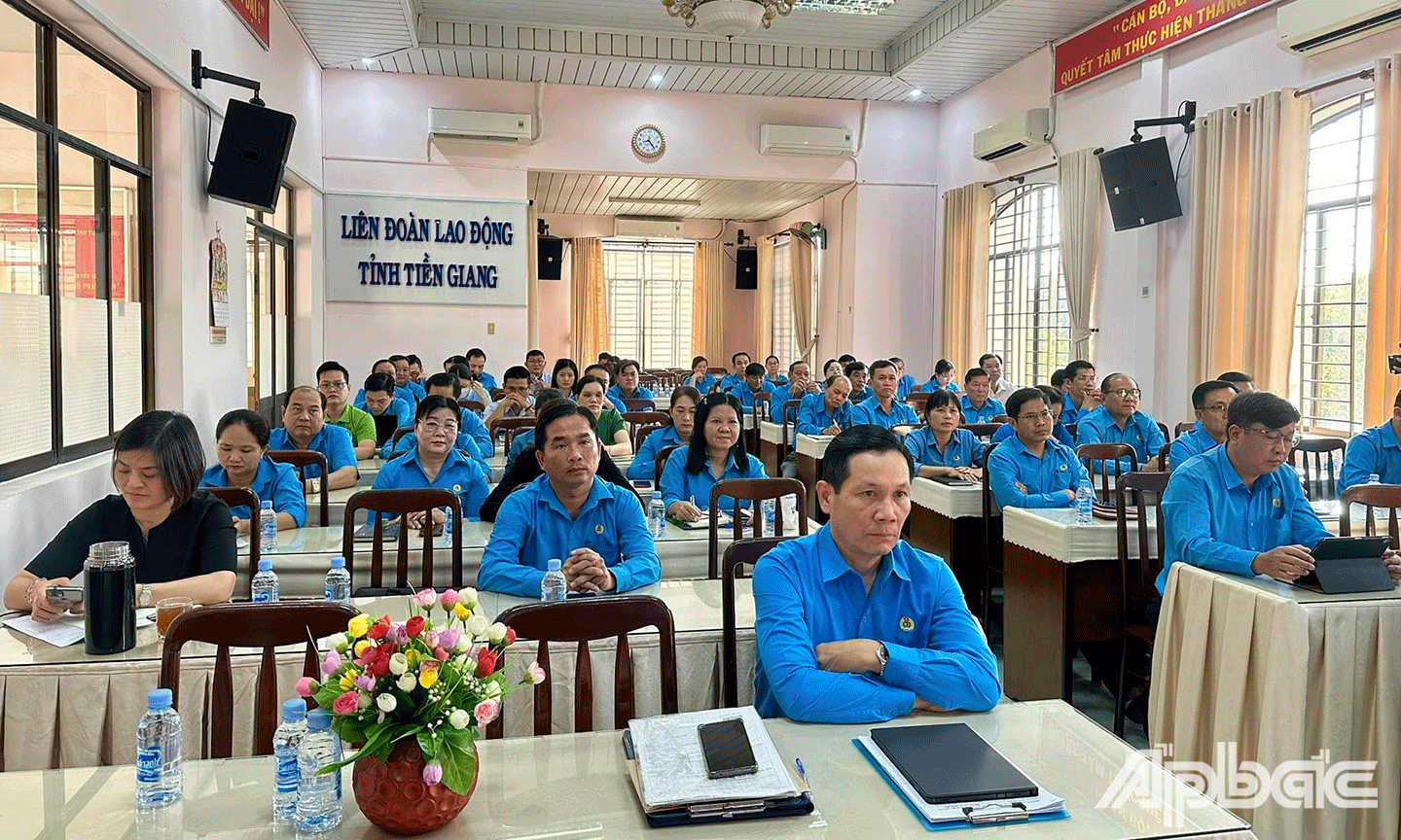 Qaung cảnh hội nghị tại điểm cầu Tiền Giang