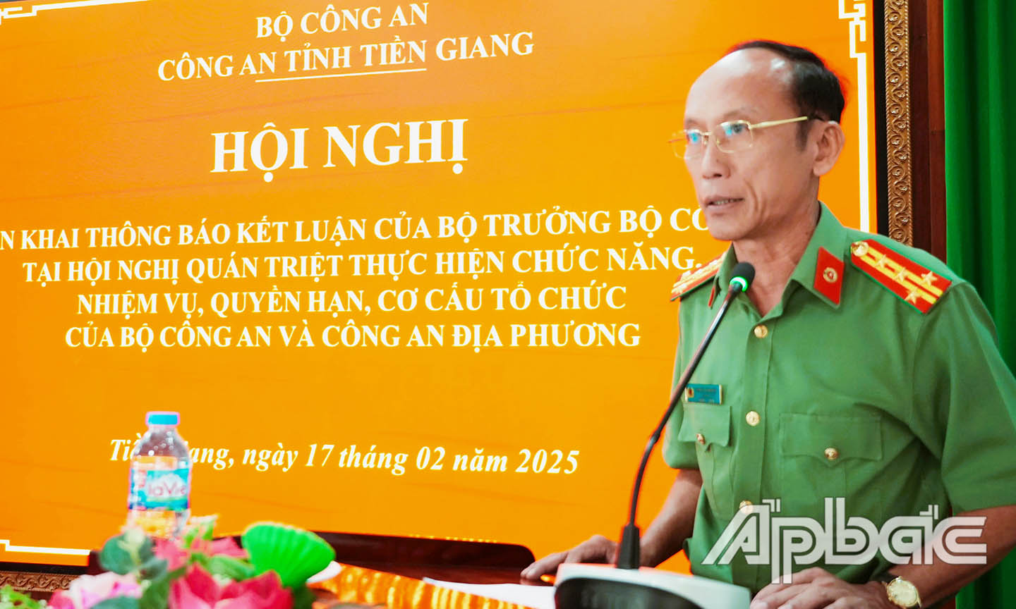 Đại tá Nguyễn Văn Nhựt phát biểu tại hội nghị.