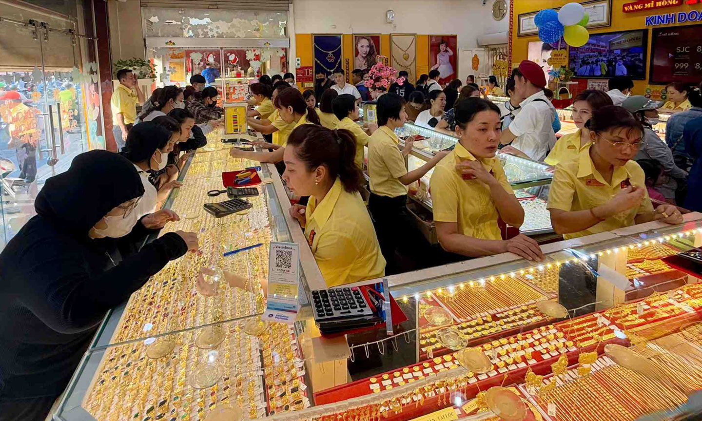 Giá vàng nhẫn 9999 liên tục lập đỉnh, lên sát 95 triệu đồng/lượng