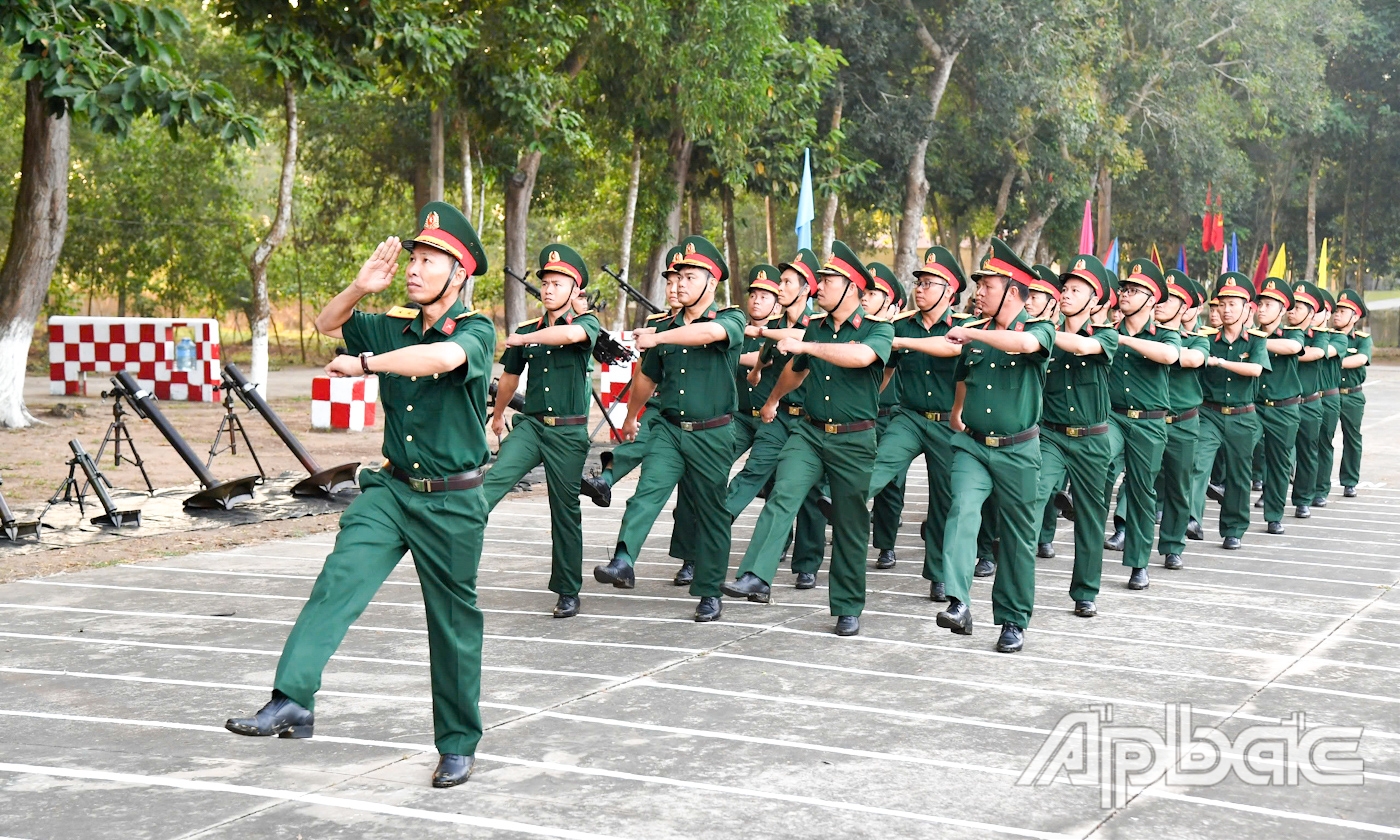 Duyệt đội ngũ tại Lễ ra quân huấn luyện năm 2025.