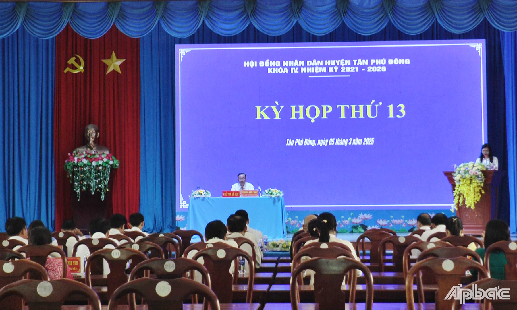 Quang cảnh kỳ họp.