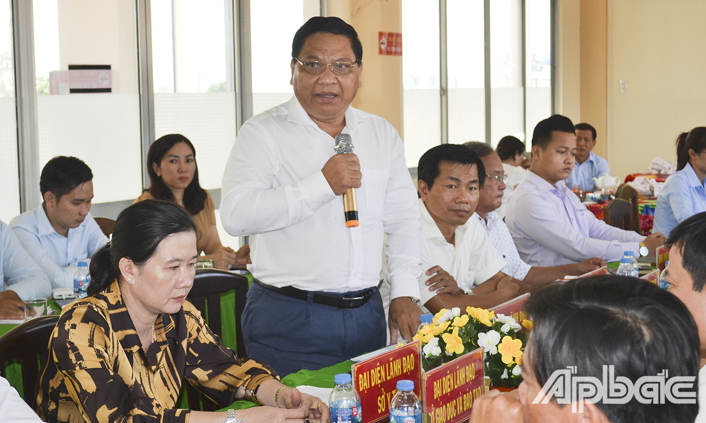Đại biểu tham dự phát biểu tại buổi làm việc.