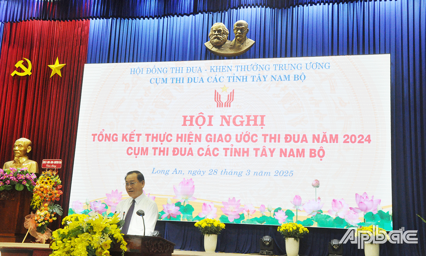Ông Nguyễn Văn Vĩnh phát biểu tại hội nghị.