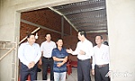 Bài 1: Chỉ bàn làm, không bàn lùi