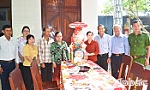 Chủ tịch HĐND tỉnh Tiền Giang Châu Thị Mỹ Phương thăm, tặng quà gia đình chính sách