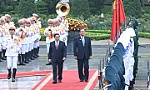 Vietnamese Prime Minister hosts official welcome ceremony for Japanese counterpart